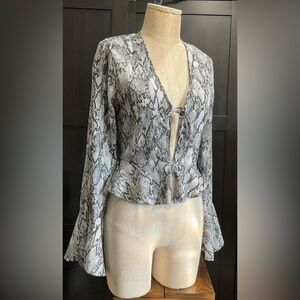 Long sleeve V cut shirt